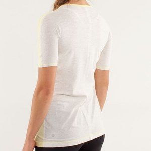 Lululemon Yellow Devotion Short Sleeve Tee Medium Clarity Heathered Polar Cream